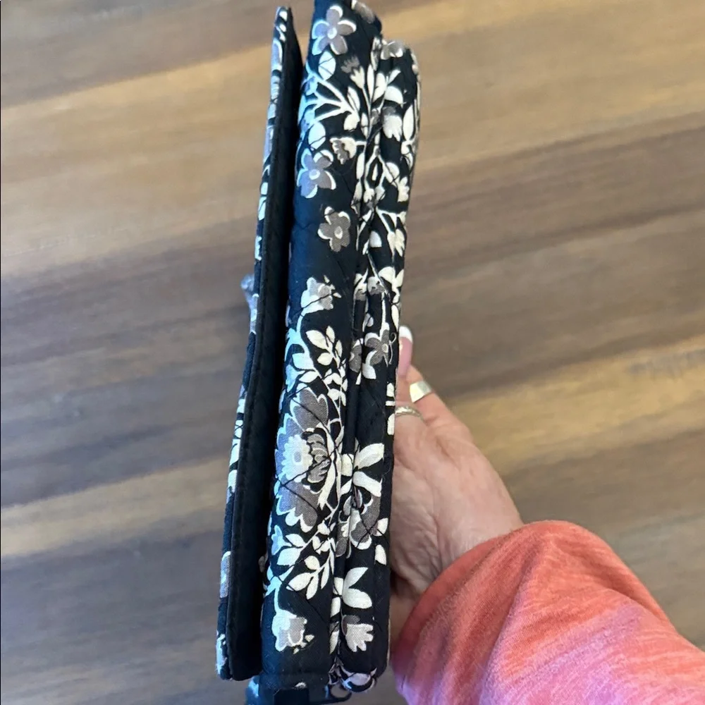 Vera Bradley Black Floral Quilted Wallet Crossbody Purse - Picture 5 of 6